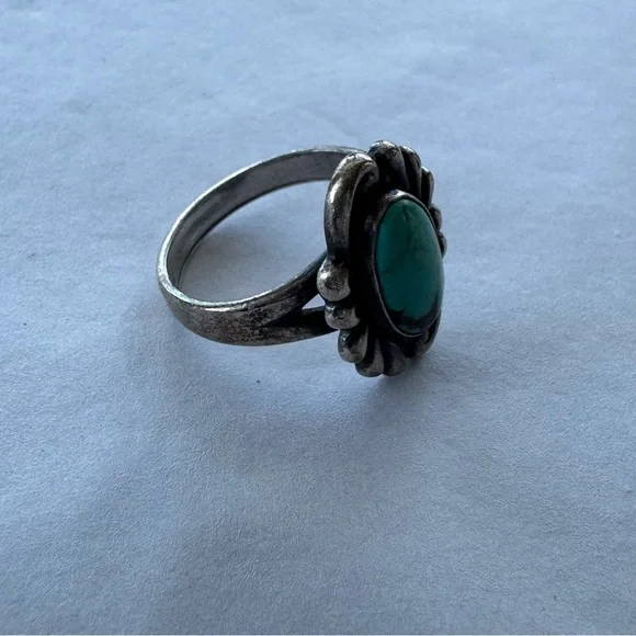 Vintage Southwestern Navajo Turquoise Ring Sterling Silver Signed US Size 6.25 - Picture 6 of 9